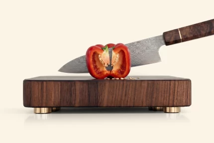 MIRO snijplank waarop paprika wordt doorsneden.